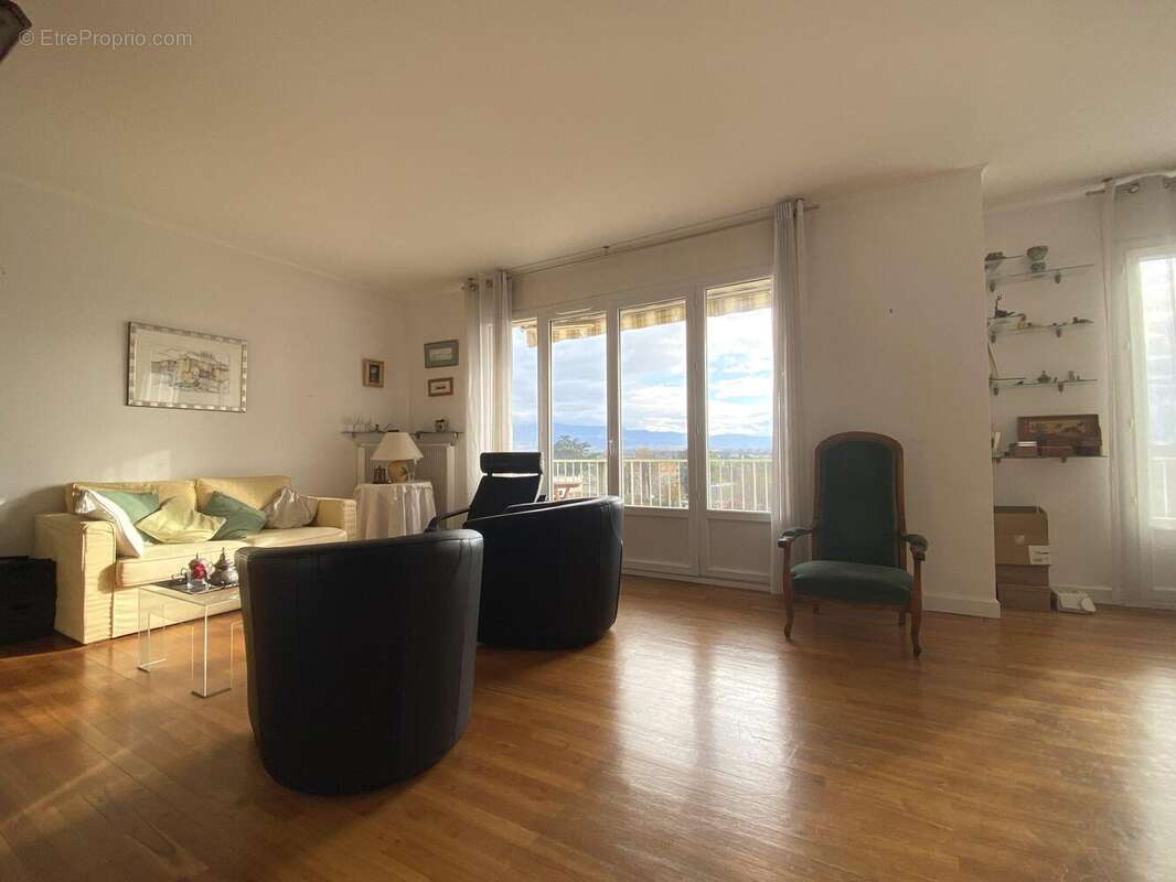 Appartement à ROMANS-SUR-ISERE