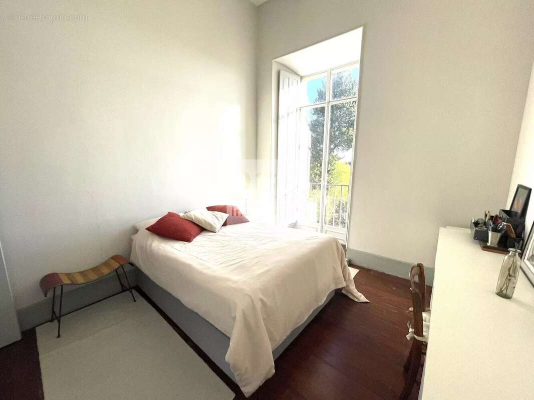 Appartement à VILLENEUVE-LES-AVIGNON