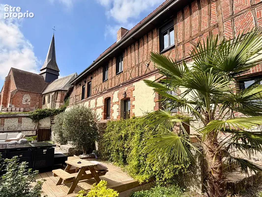 Photo Maison à Neufchatel-En-Bray au prix de 680 000€