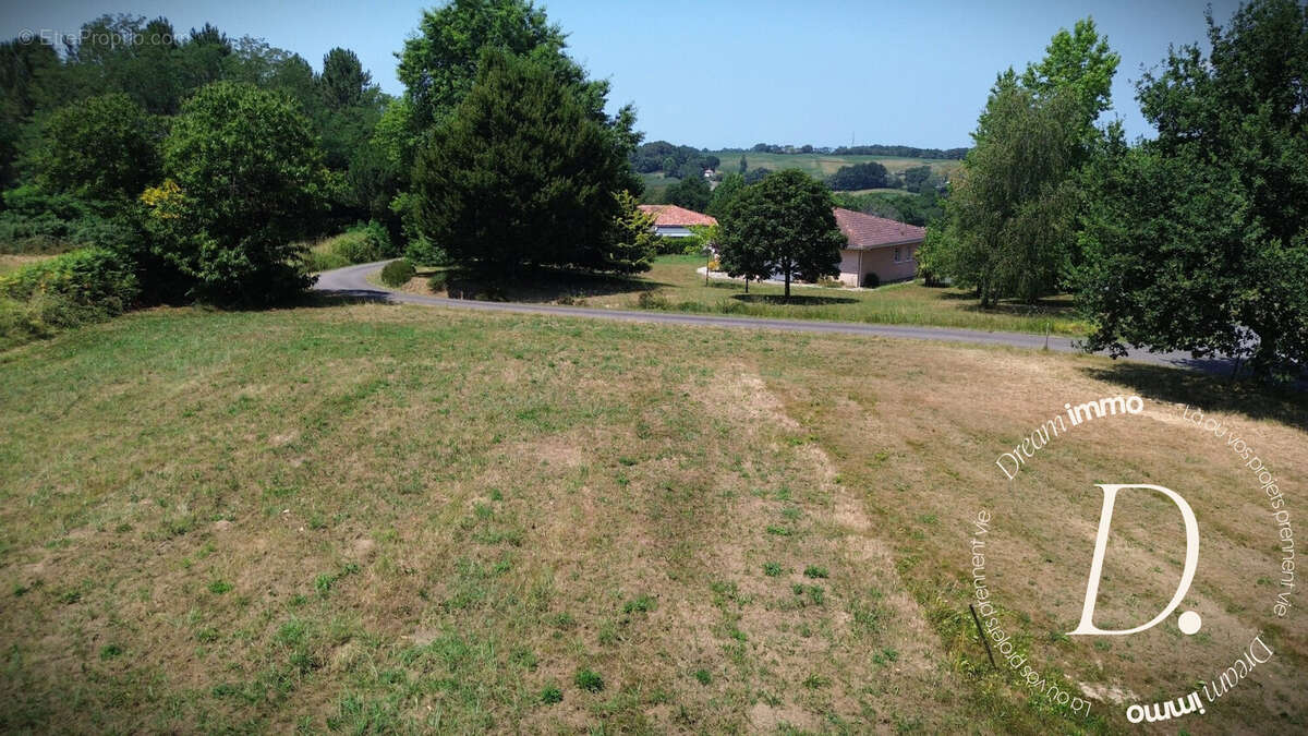 Terrain à SAINT-LON-LES-MINES