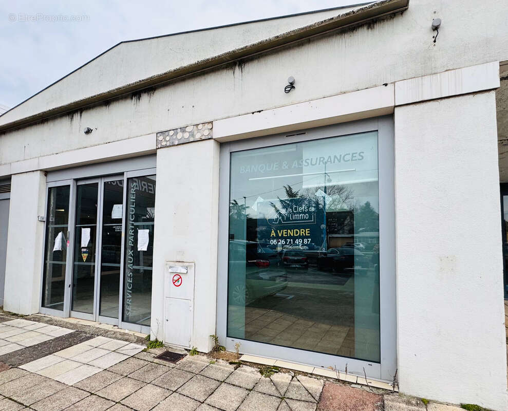 Commerce à ONET-LE-CHATEAU