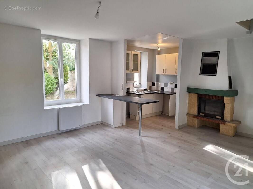 Maison à SAINT-BRICE-COURCELLES