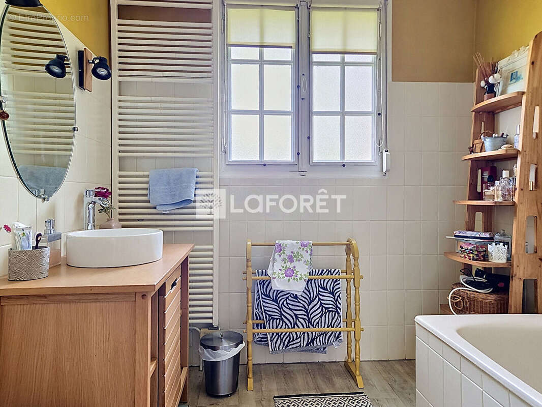 Maison familiale 4 chambres 160m² - Saint Pierre Des Fleurs - photo 12