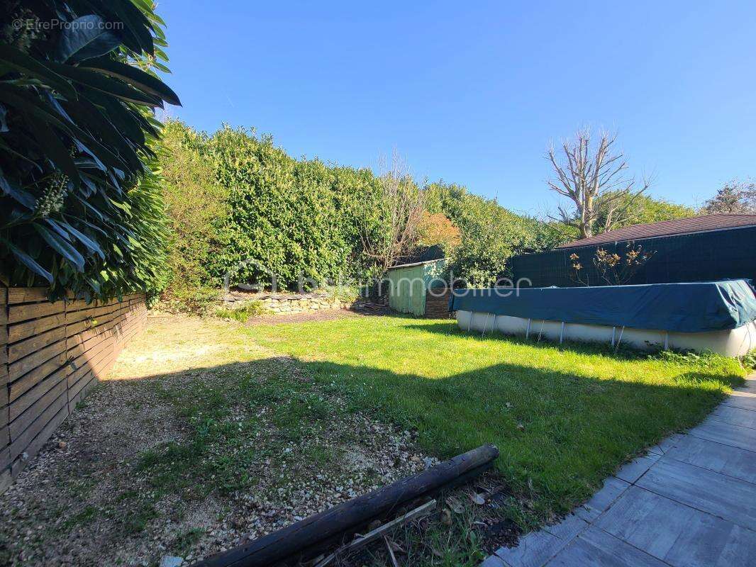 Maison à SAVIGNY-LE-TEMPLE