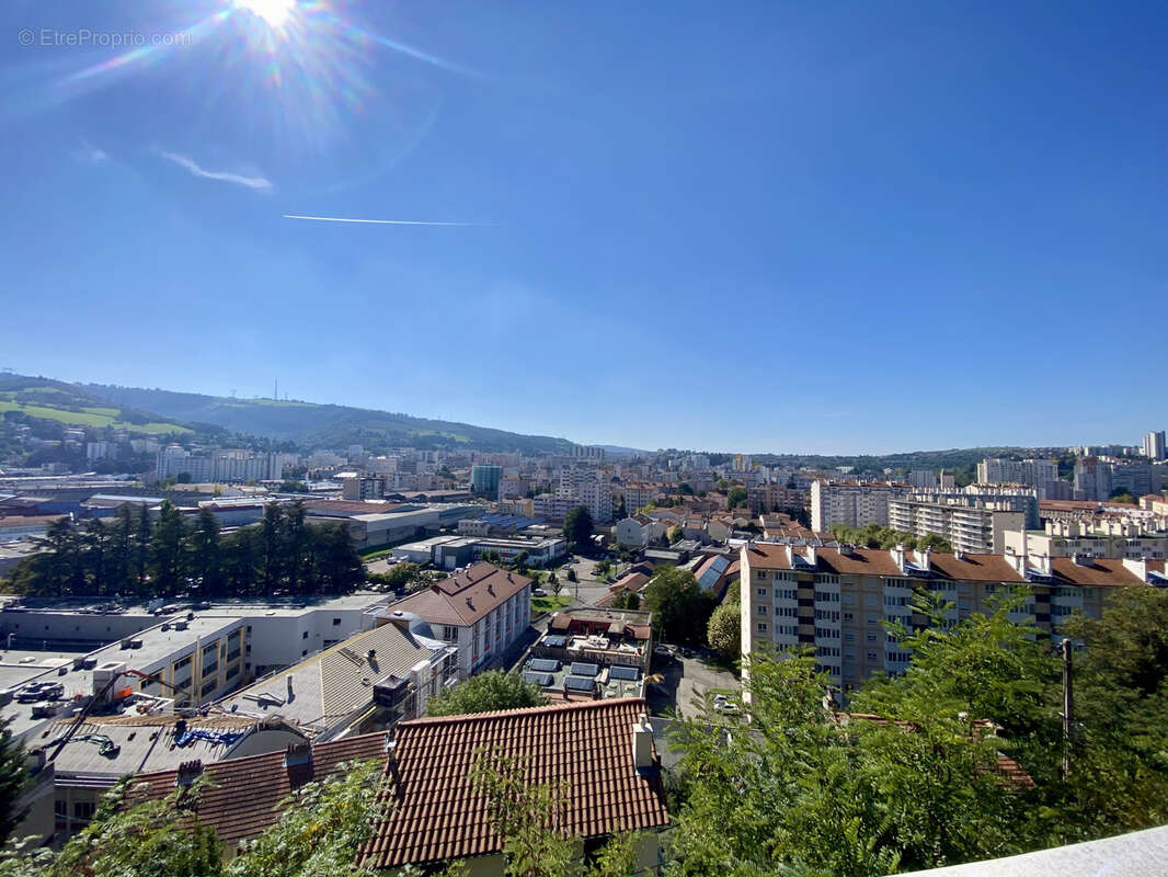 Appartement à SAINT-ETIENNE