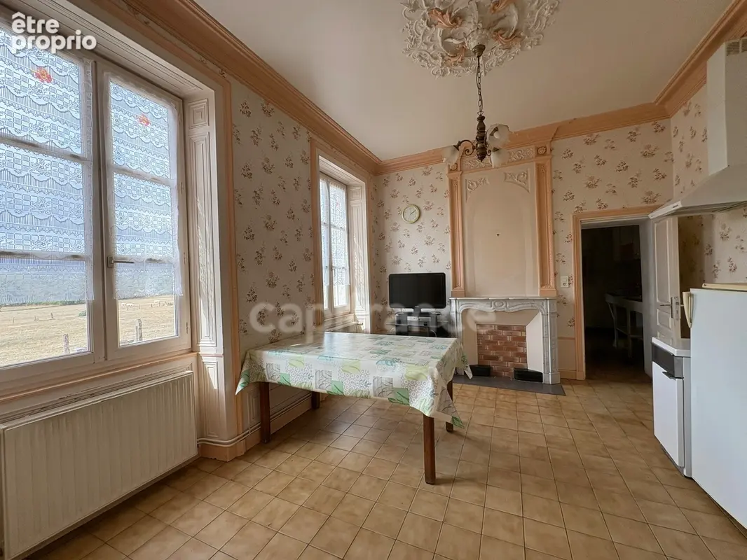 A  saint forgeux lespinasse (42) maison de caractere de 200 m2 avec dependances et terrain clos de 8400m2 - photo 6