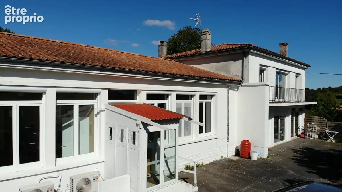 Maison 205m² à genouillé - photo 2