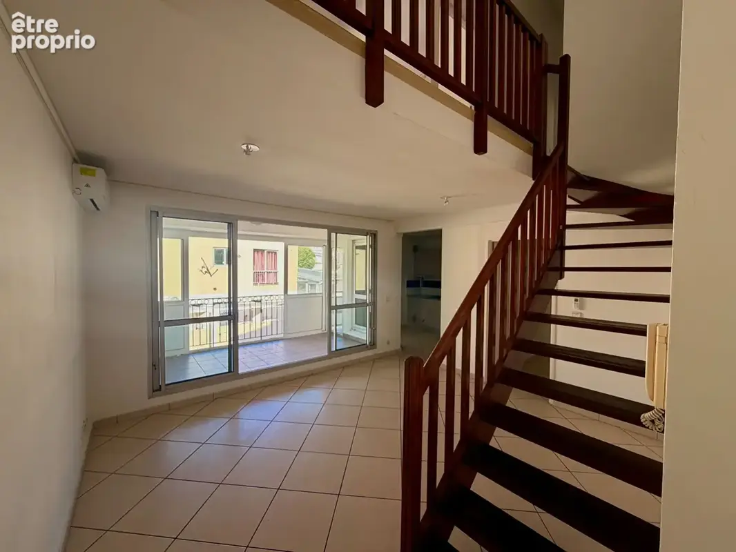 Au coeur du Carré d'Or  -  Spacieux duplex de 102 m². - photo 2
