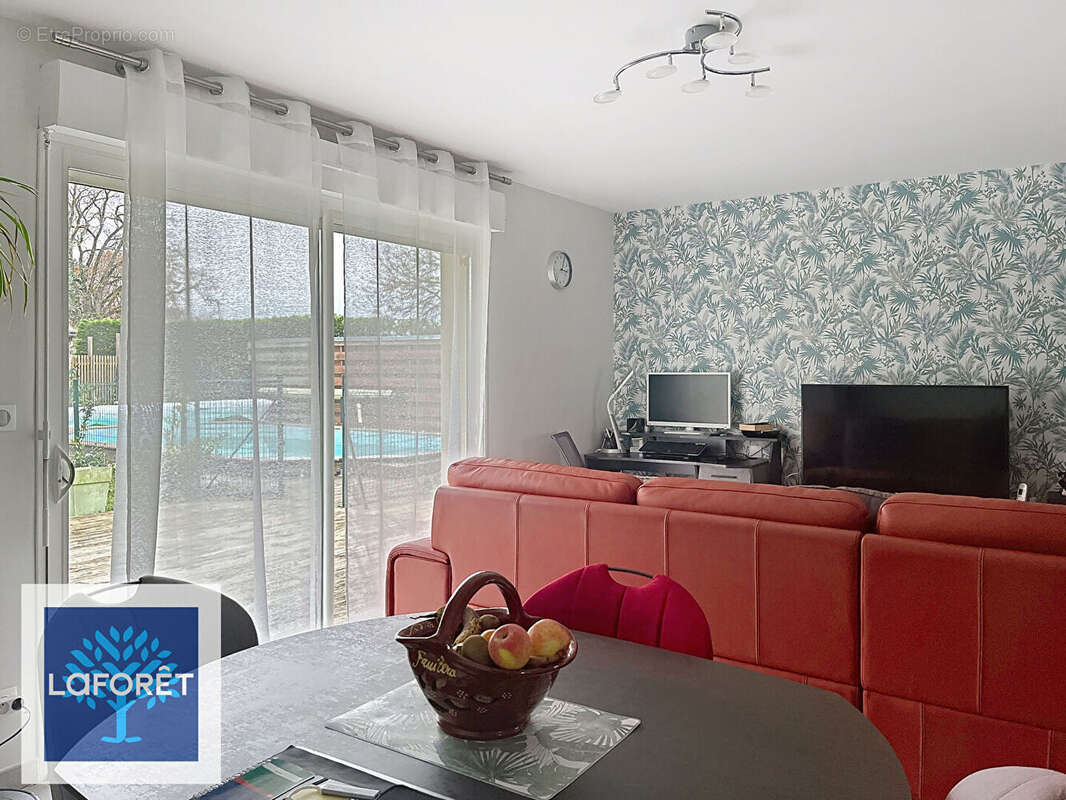 Maison à BARBEZIEUX-SAINT-HILAIRE