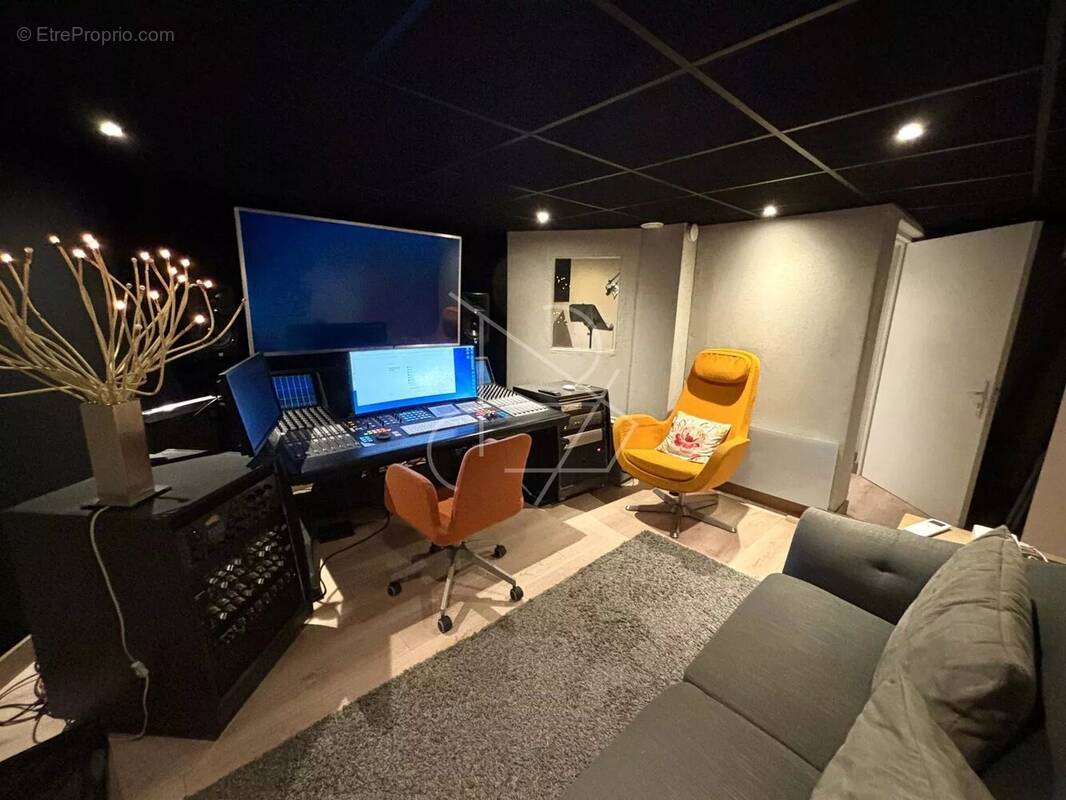 Commerce à PARIS-17E