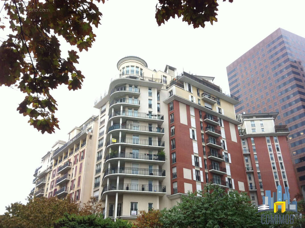 Appartement à COURBEVOIE