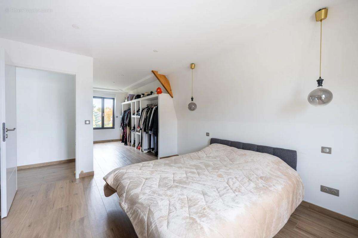 Maison à LES MUREAUX