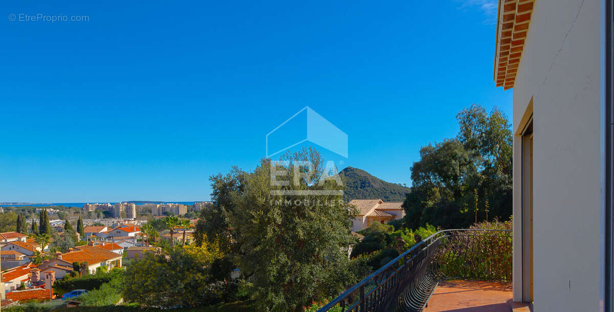 Maison à MANDELIEU-LA-NAPOULE