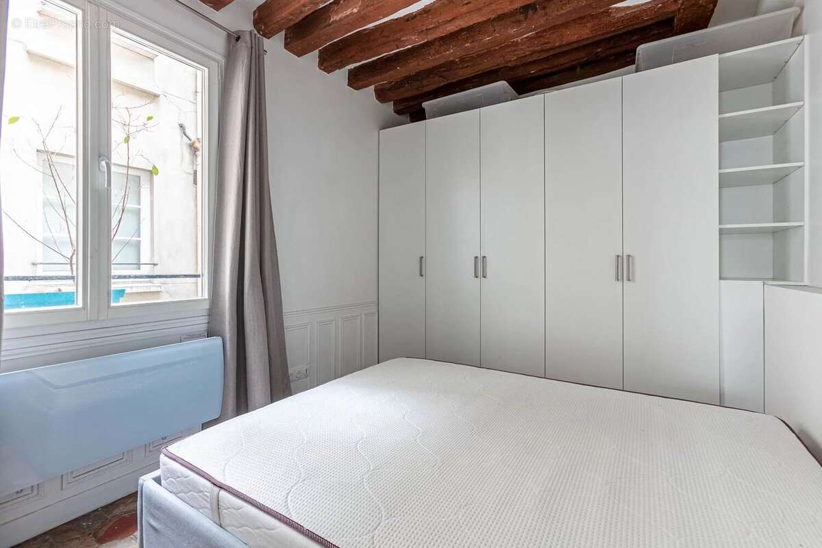 Appartement à PARIS-3E