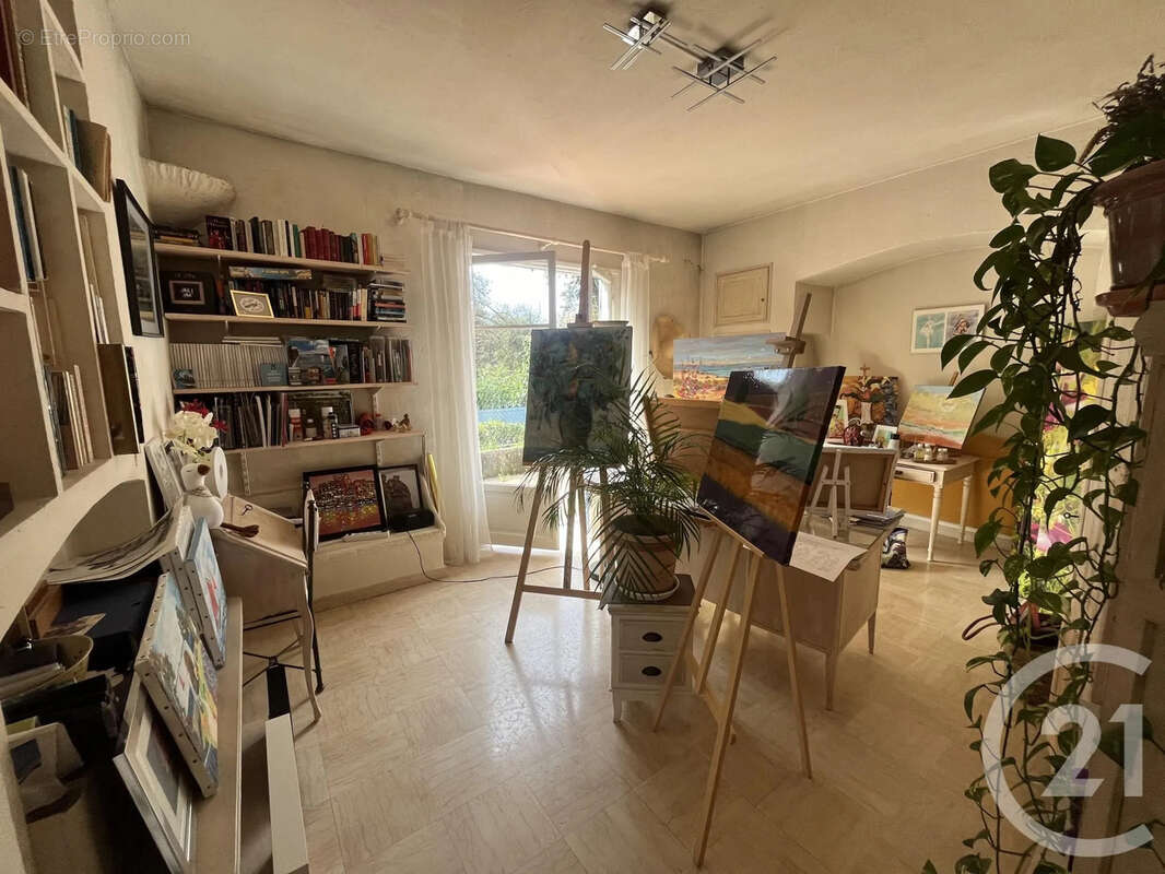 Maison à ROQUEFORT-LES-PINS
