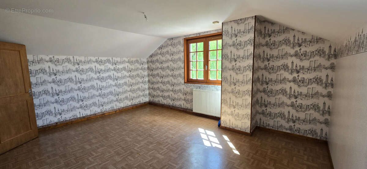 Maison à OUROUX-SUR-SAONE