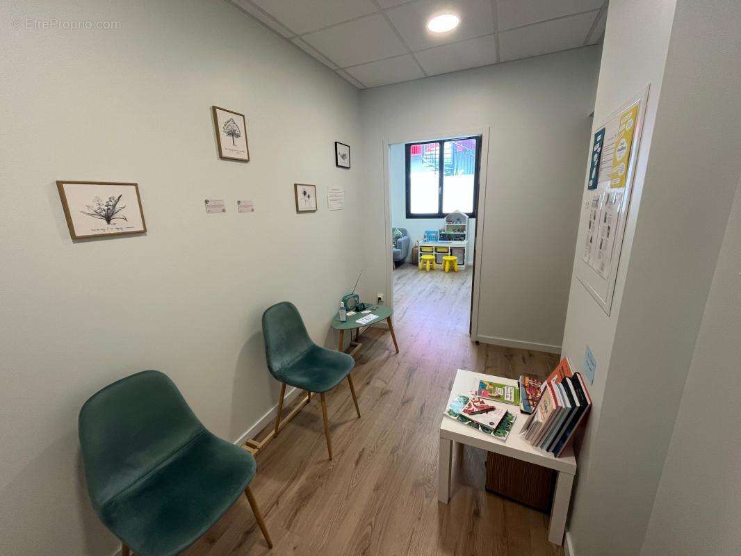 Commerce à CHARVIEU-CHAVAGNEUX