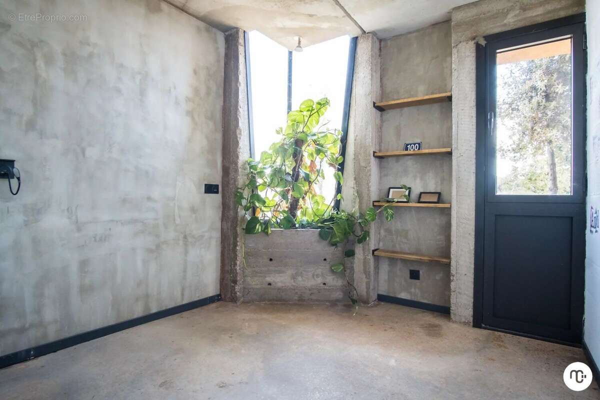 Appartement à POURRIERES