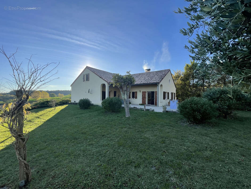 Maison à CASTELNAU-MONTRATIER