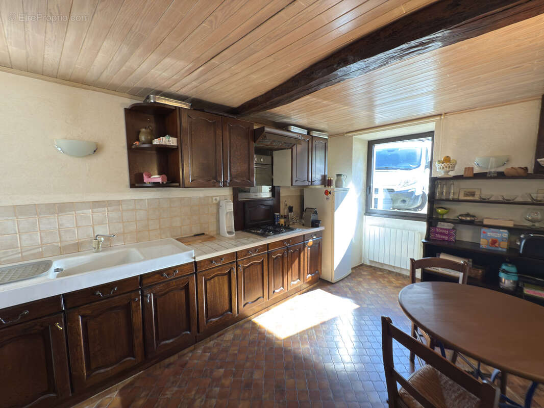 Maison à LA COMBE-DE-LANCEY