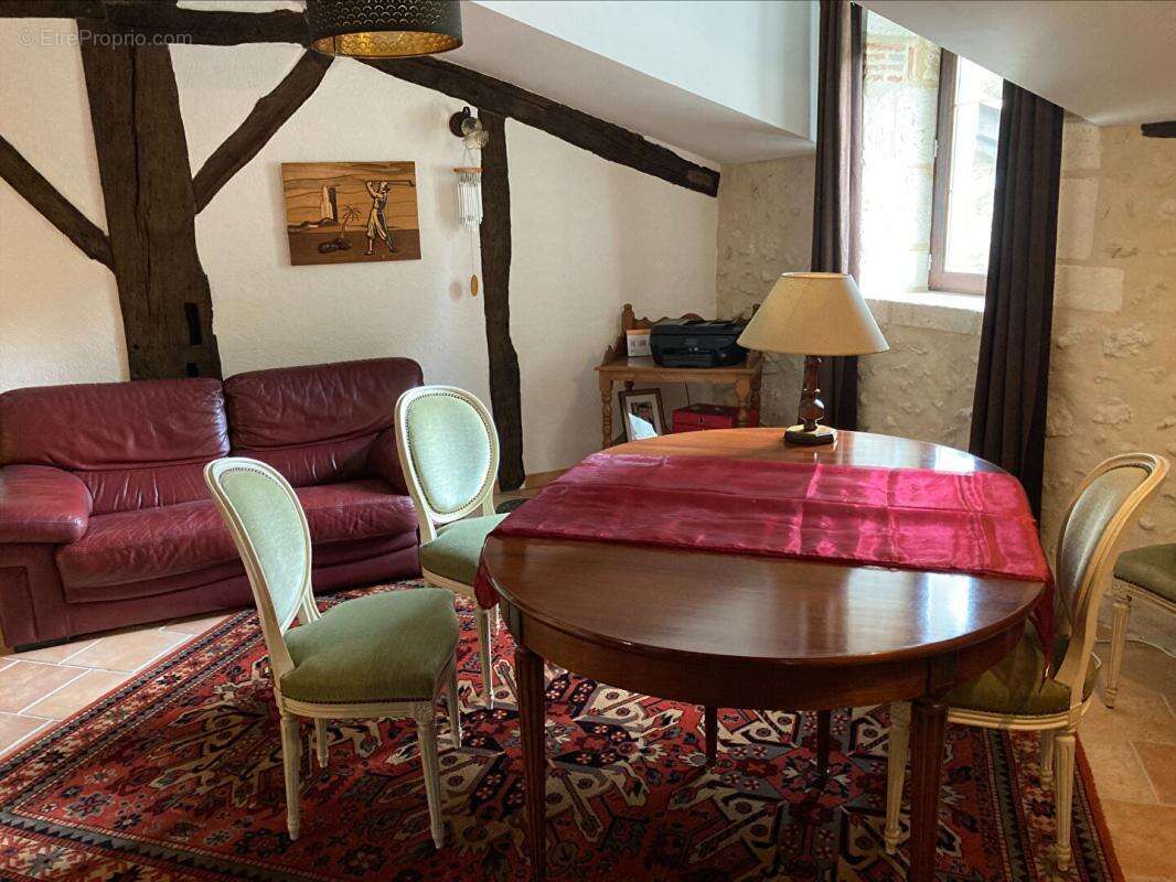 Maison à MENSIGNAC