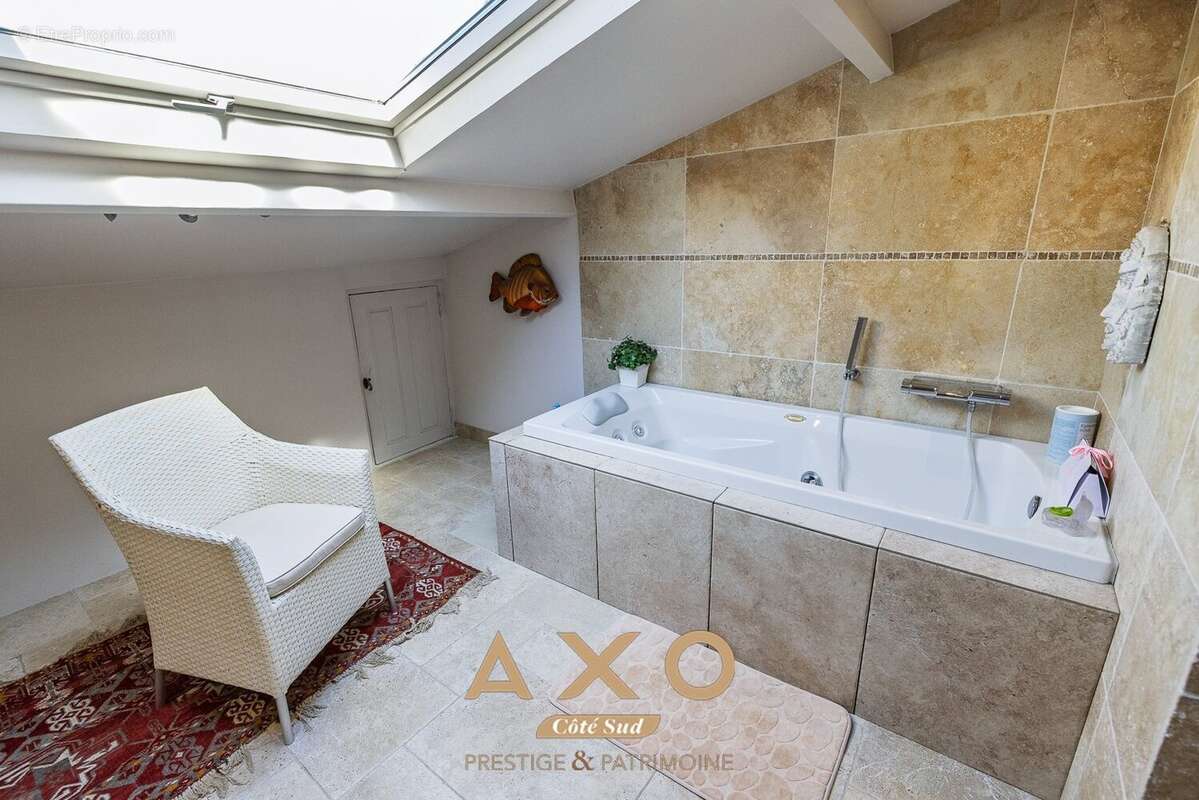 Maison à MEYRARGUES