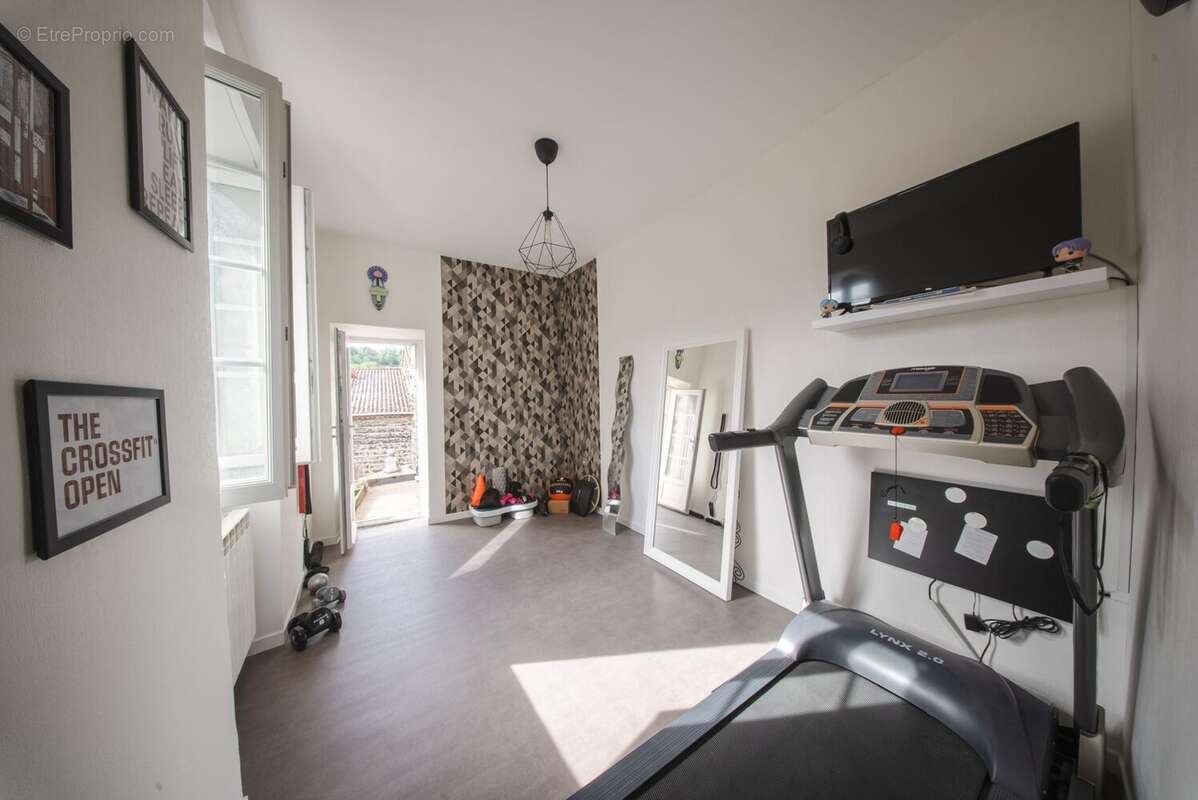 Maison 185 m² à Neschers  - photo 8