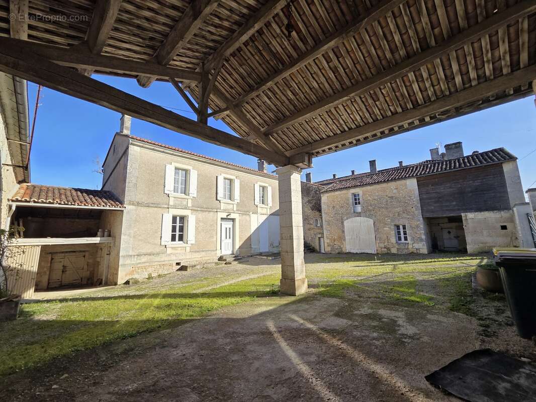 Maison 130 m² à Saint-Saturnin  - photo 45