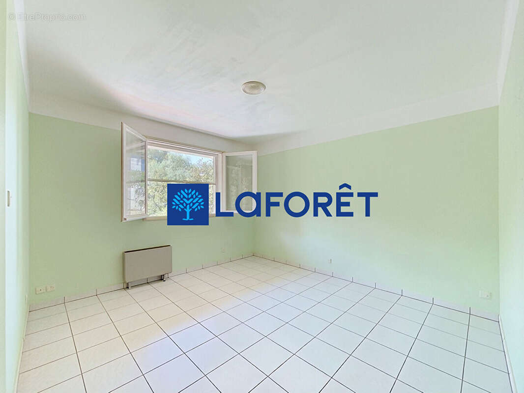 Villa 7 pièces - deux appartements - Terrain 753 m² à La Garde - photo 13