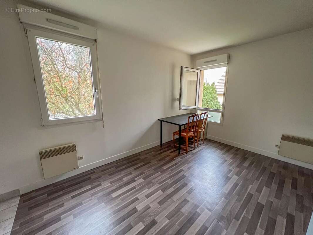 Appartement à SAINT-REMY-LES-CHEVREUSE