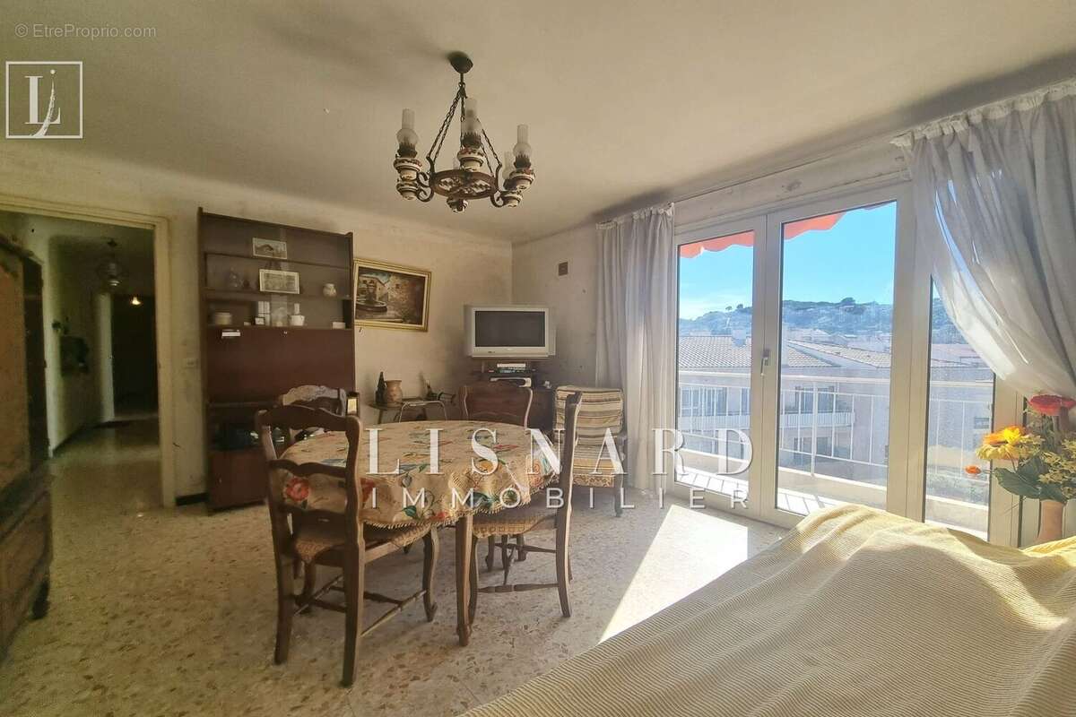 Appartement à VALLAURIS