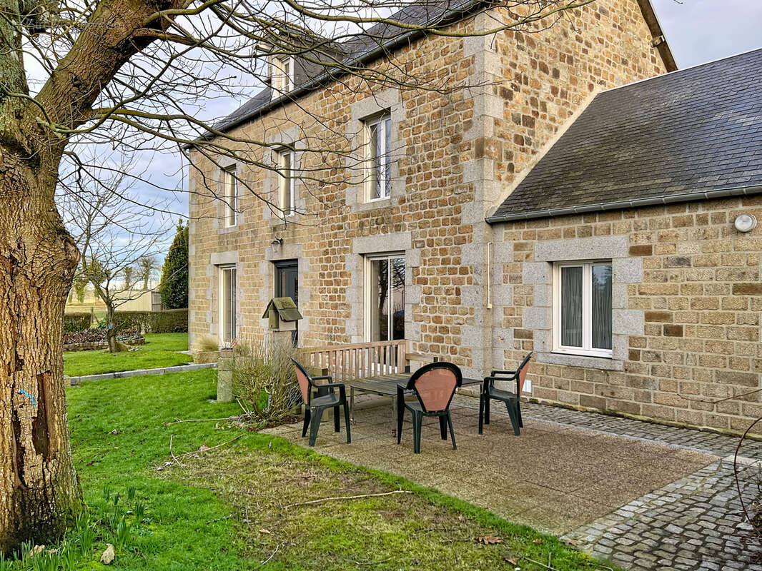 Maison à LA BLOUTIERE