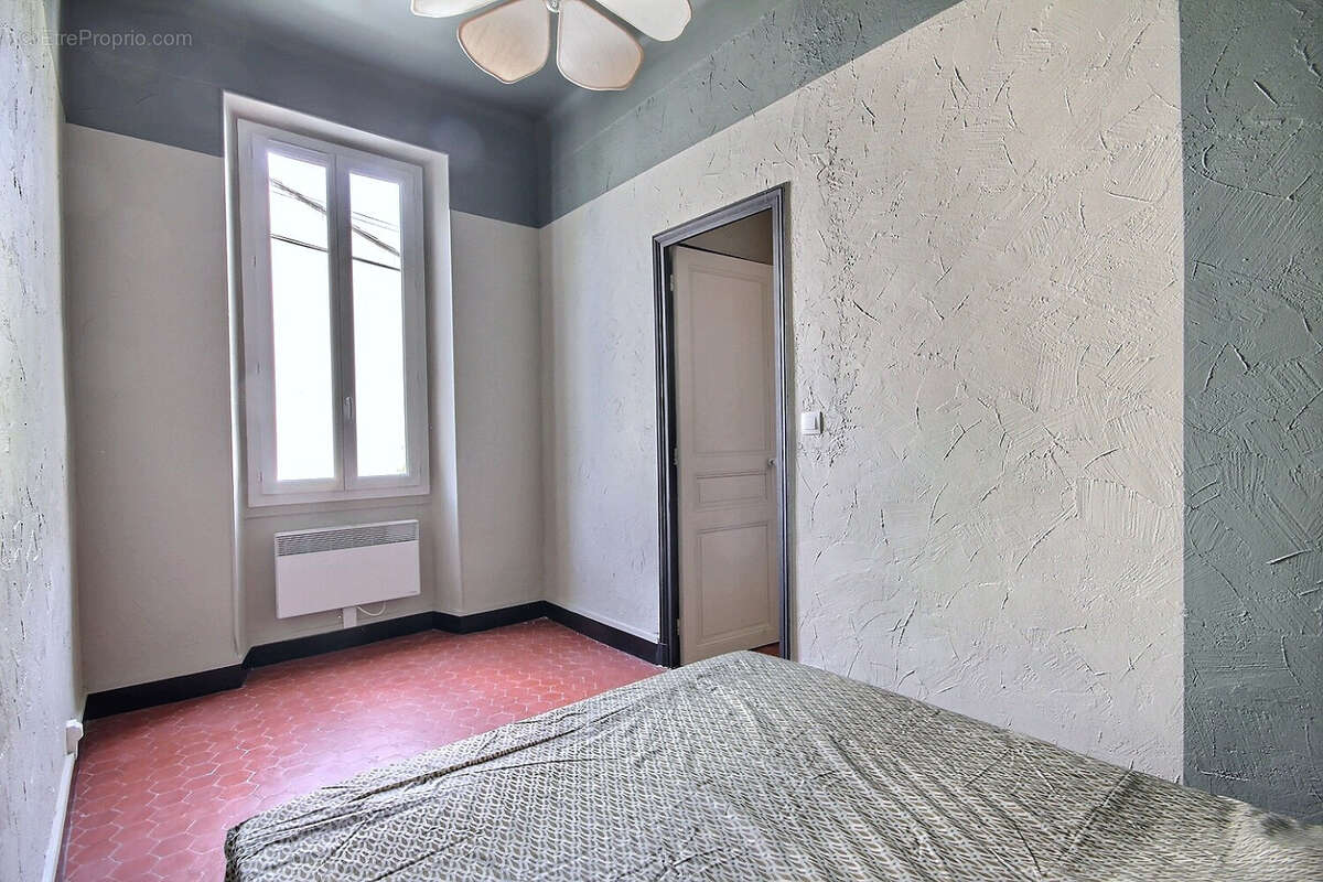Appartement à MARSEILLE-7E