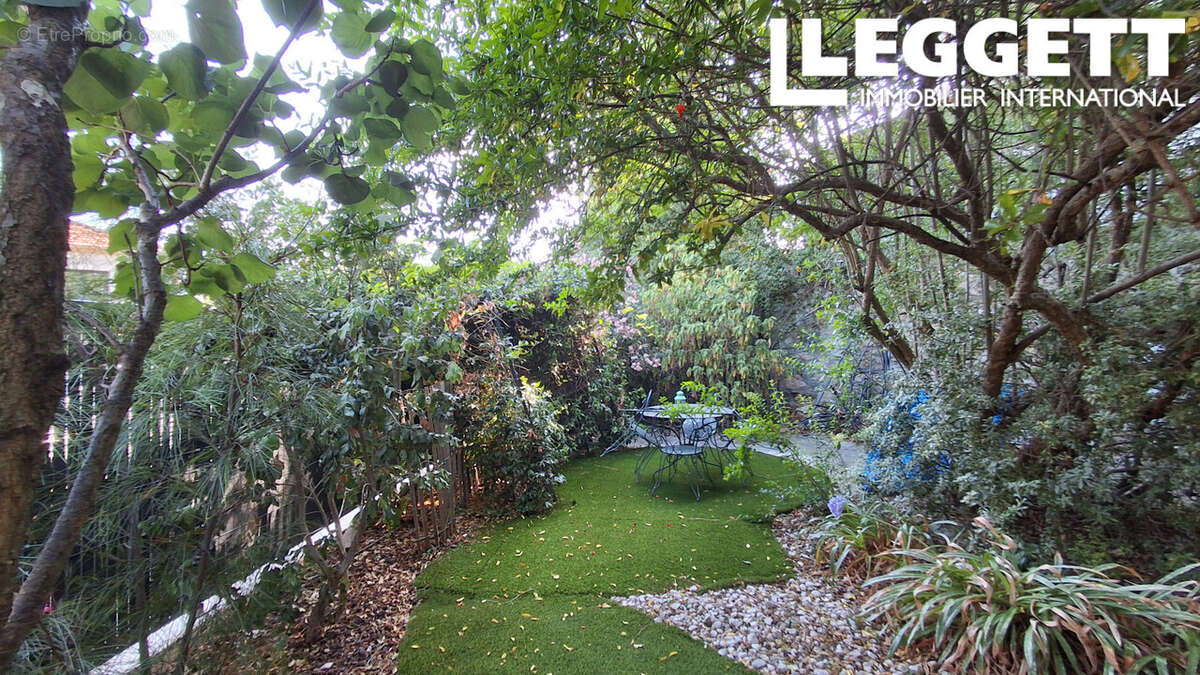 Maison de 125m², avec sous-sol, parcelle de 870m², dépendance, garage, piscine, jardin, Petit Bois Cap Brun - photo 10