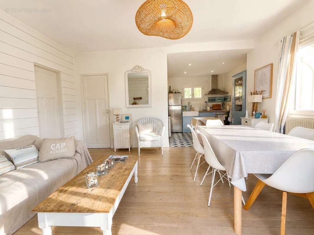 Charmante maison avec quatre chambres et un jardin intime à Arcachon, quartier des Abatilles. - photo 9