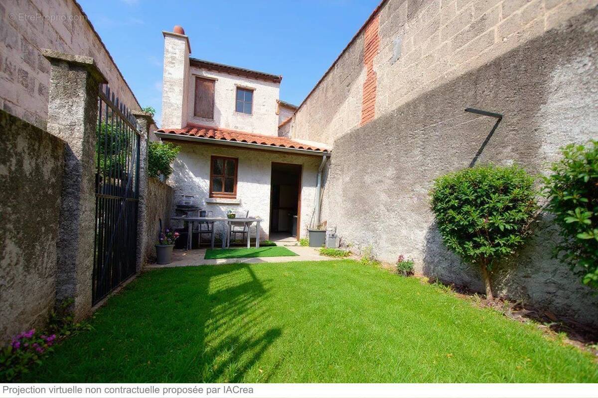 Maison à PONT-DU-CHATEAU