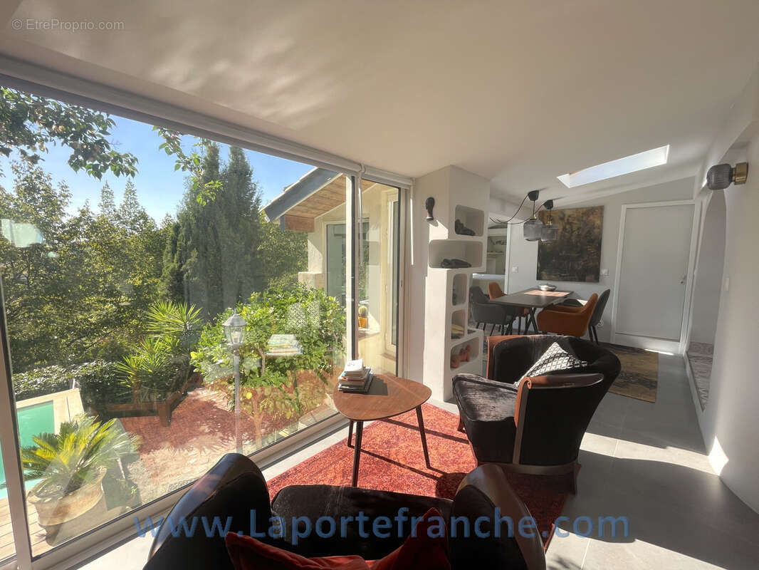 HAUT DE CAGNES Adorable maison de village 2/3 chambres jardin piscine - photo 4
