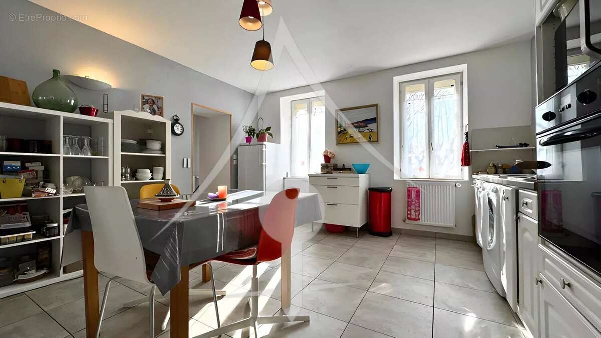 Maison à LAVERNOSE-LACASSE