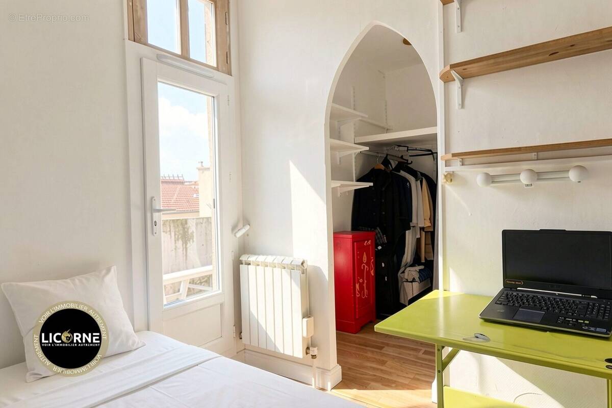 Coin lit bureau - Appartement à MARSEILLE-4E