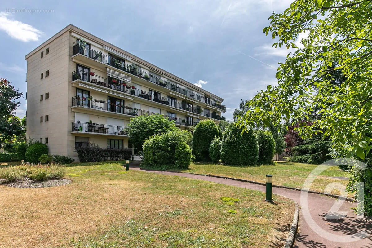 Appartement à SAINT-MAUR-DES-FOSSES