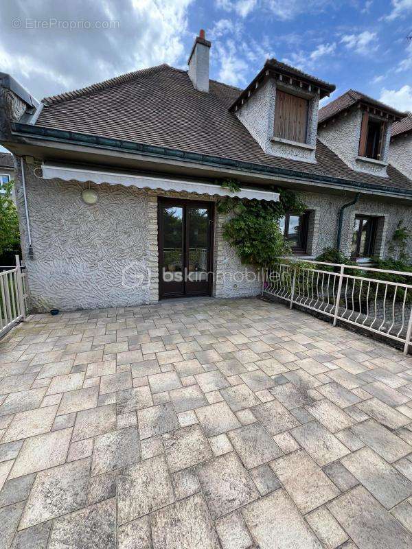 Maison à DAMMARIE-LES-LYS