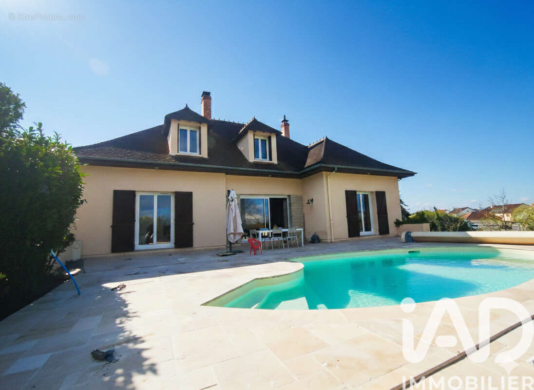 Photo 2 - Maison à MONTLUCON