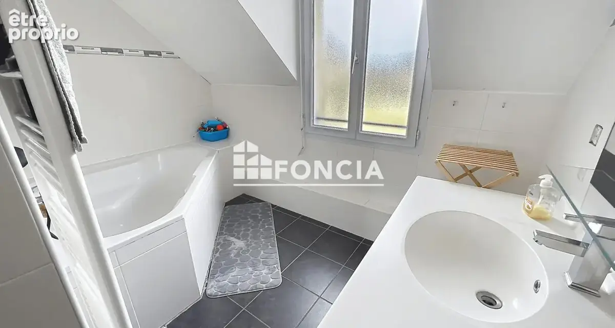 Maison familiale récente de 6 pièces principales - photo 9