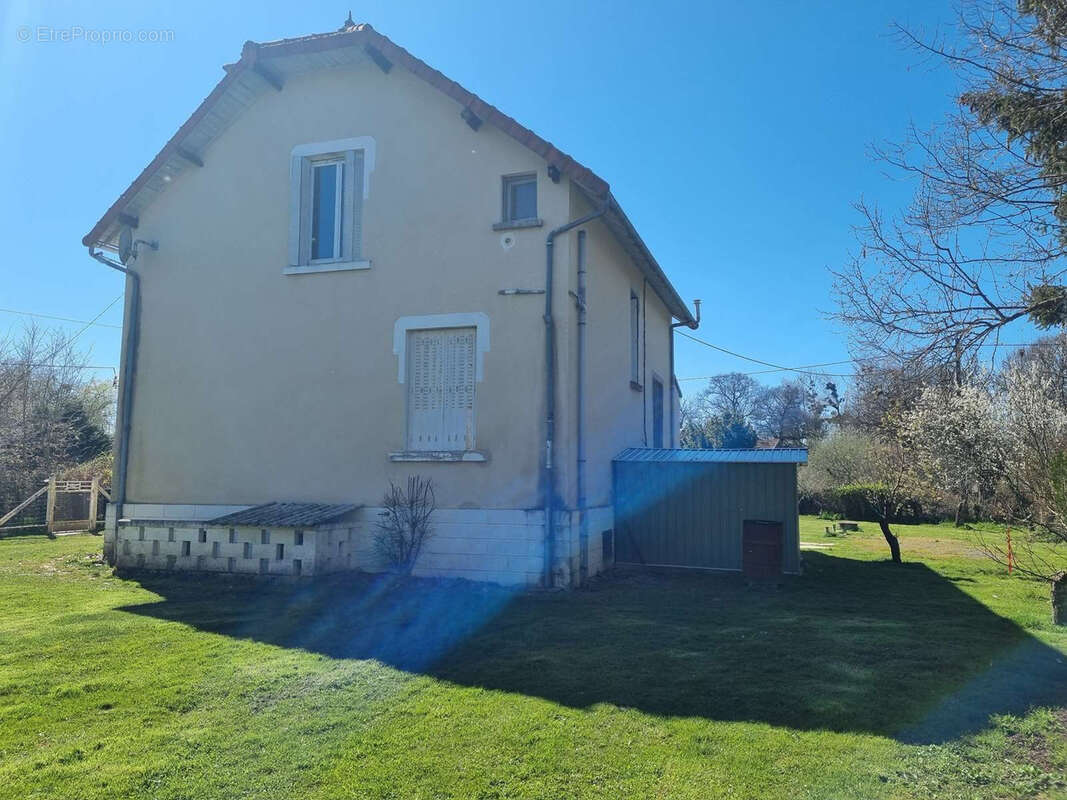 Maison de campagne à rénover ! - photo 2