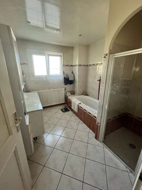 Maison à SAINT-MAXIMIN-LA-SAINTE-BAUME