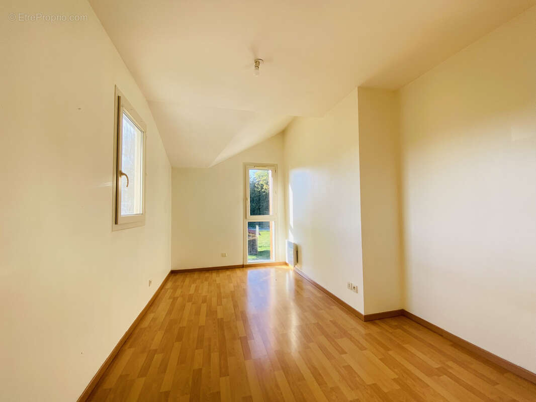 Maison à ENTRE-DEUX-GUIERS