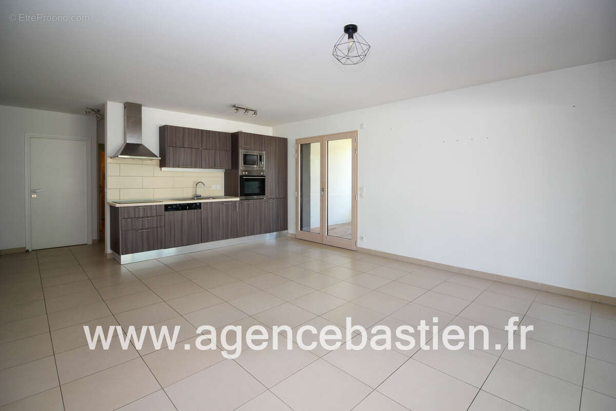 Appartement à DIVONNE-LES-BAINS