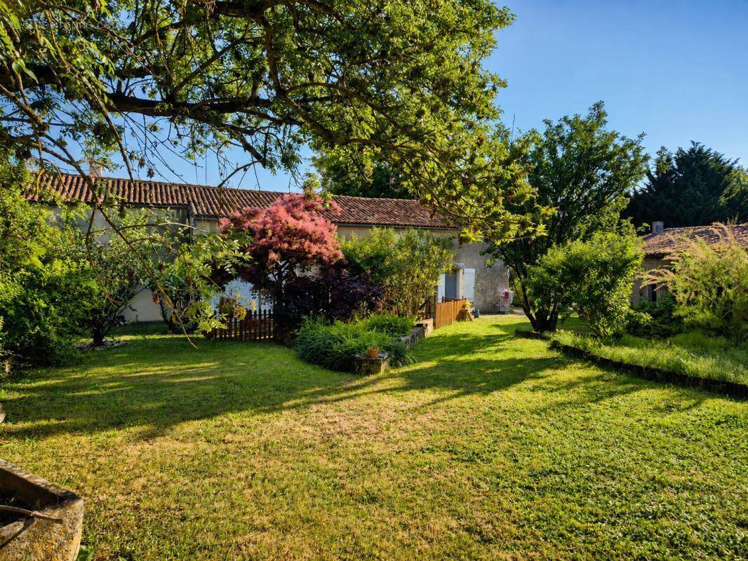 Maison à BESSE