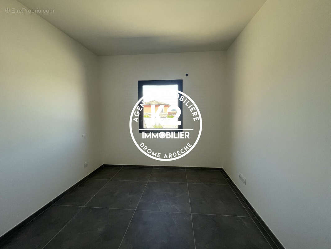 Maison à MONTELIMAR