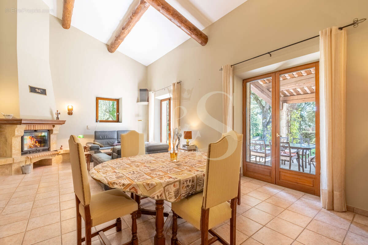 Maison à GRIGNAN